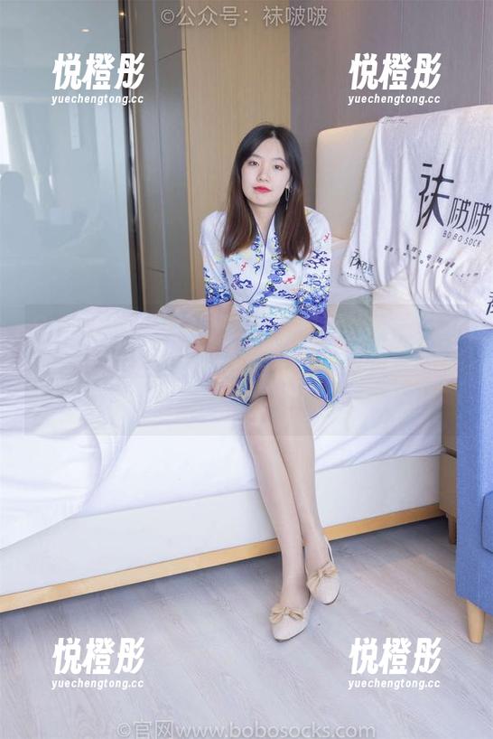 BoBoSocks袜啵啵-小甜豆 BoBoSocks袜啵啵 - 小甜豆的丝袜美照,合集里这些咖啡色的细节,让我有种想要摸一摸的冲动。