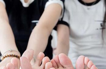 BoBoSocks袜啵啵 – 厚黑丝五指袜，这次甜甜圈的更新让我想到了某种略有暗示的花样。