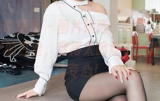 Feilin嗲囡囡 – 图片精选：哎呀，陈雅漫VICKY的白丝，穿得太随意了，根本没办法专心！