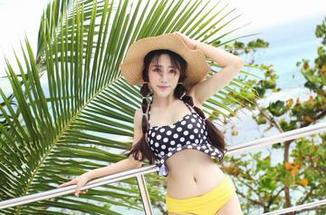 IMiss爱蜜社 – 看！Winki丝姬在海边撒欢，美图中的缱绻慢慢延伸。