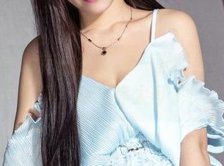 KelaGirls克拉女神 – 一张图片，娇羞伴眼镜，晓晓你太可了！