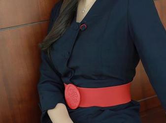 MFStar模范学院 – 观看Laura苏雨彤的美脚：看得想叫人帮我找回腿上的灵魂。