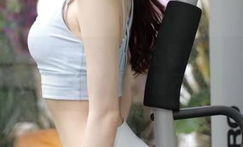 MFStar模范学院 – 不止是修女妆的方子萱，原图透漏出她那一缕不羁的灵魂。