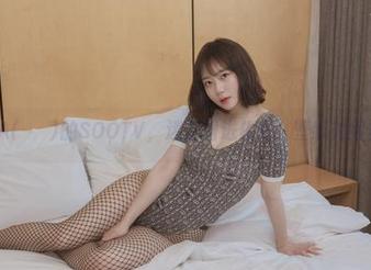 MyuA(뮤아)的SOOTV，迷你裙进化史，壁纸衬得多美！