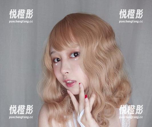 PAKI草莓酱 PAKI草莓酱的浮沉合集:看这波操控,你是否也想和她来一场流行的“小冲浪”?