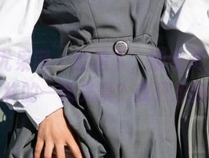 UGirls尤果网 – 红裙下，娜依灵儿的写真集是怎样的一幅光景？我只想静静欣赏