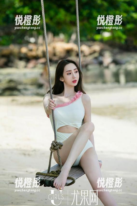 UGirls尤果网 - 最新图集：曾嘉琪，学姐不止是个称号！