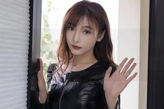 Xiuren秀人网 – Angela喜欢猫的女孩写真，轻描淡写，却又暗潮汹涌