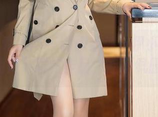 Xiuren秀人网 – 制服番外：伊小七MoMo的“免费”跟帖作品，能不佩服她吗？