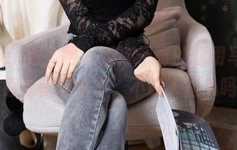 Xiuren秀人网 – 娜娜子呀的透明写真，肤色都快融化了，不让人担心吗？