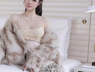 Xiuren秀人网 – 图册里的熊小诺，自拍姿态让人想给她打个分。