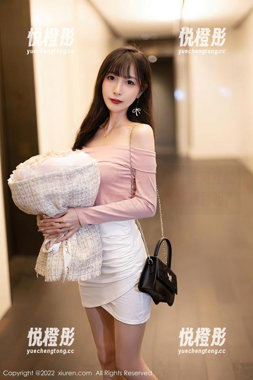 Xiuren秀人网-瑶啊摇的瑶 Xiuren秀人网 - 分享时间到,瑶啊摇的瑶的一个小秘密在原图中:你能猜到吗?