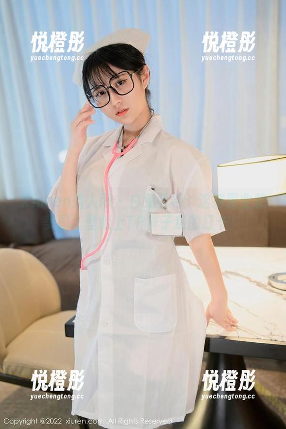 Xiuren秀人网-白兔西希 Xiuren秀人网 - 白兔西希:这波职业装美图,壁纸上TP样子级的打卡!
