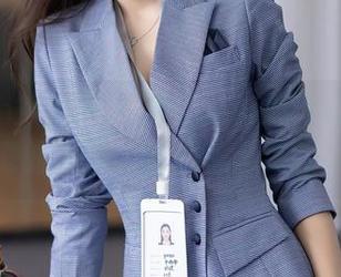 Xiuren秀人网 – 糖豆sisi放飞自我：泳池的原图，就是这么魔性！