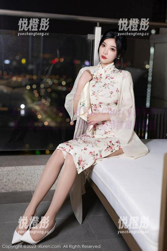Xiuren秀人网-绯月樱-Cherry Xiuren秀人网 - 绯月樱-Cherry的写真集:你见过这么精致的蕾丝吊袜和吊裙组合吗?