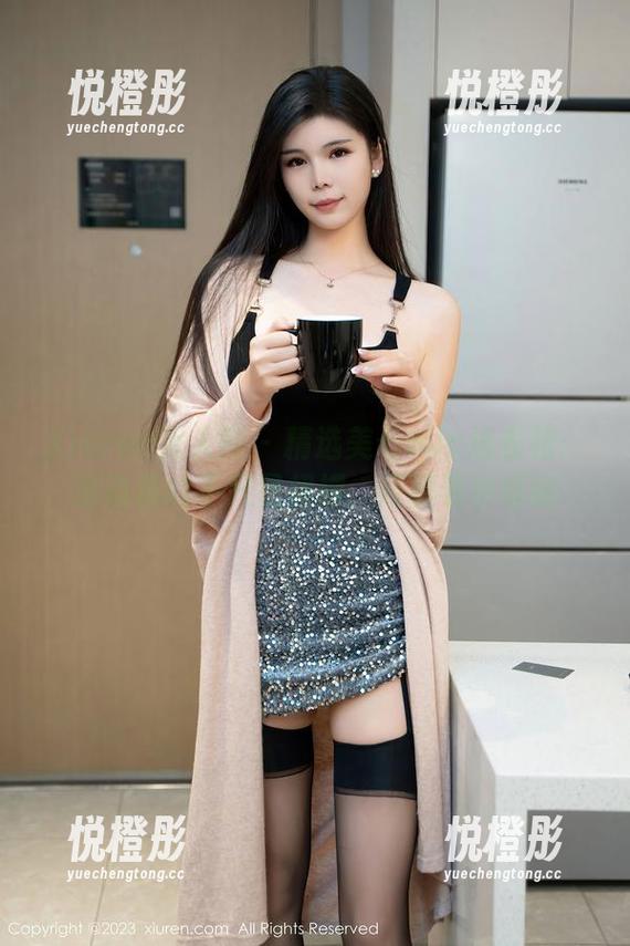 Xiuren秀人网 - 精选美七mia连衣裙：波动着的不只是裙摆，还藏着小情绪