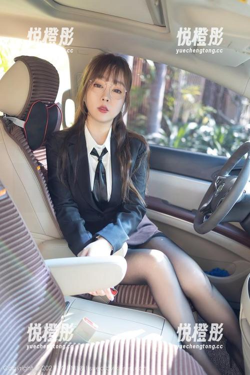 YouMi尤蜜荟-娜娜子yy YouMi尤蜜荟 - 娜娜子yy的美腿图包,下载前请准备好纸巾,哦,不是那种!