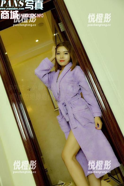 pans-小倩 pans - 小倩办公室碎片:一边加班一边露面的绝妙组合,只差一小杯咖啡了。