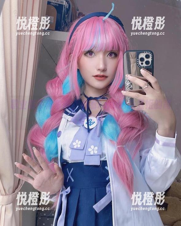 职业装不再单调，看看roroki骷髅姬的高清幕后照片