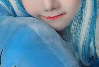 sally多啦雪的校服图包：免费获取，注意别掉下巴哦！