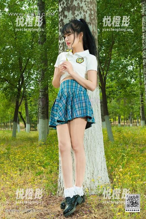 丽柜-尔尔 丽柜 - 图集:尔尔和她的奶牛,牛皮未老,情趣依旧。