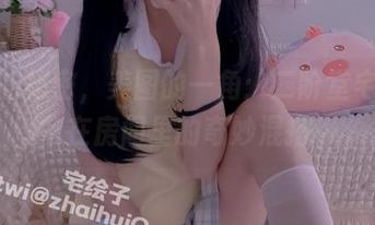 私房的秘密，美图的一角：二阶堂宅绘子在房间里的奇妙混搭