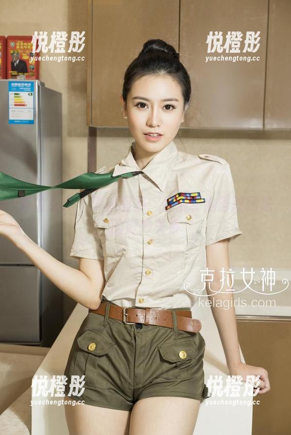 克拉女神 - 更新图集：僮僮和她那双网袜的微妙关系