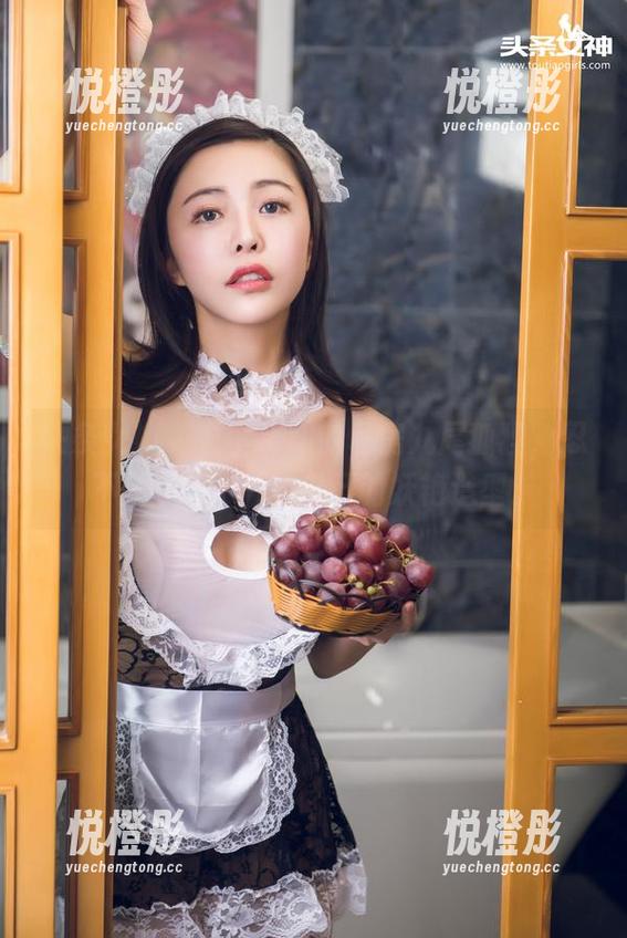 头条女神-李梓熙 头条女神 - 看李梓熙的私房九尾狐狸,忍不住想DIY一套自己的妖艳造型。