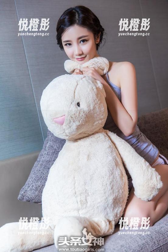 头条女神-松果儿 头条女神 - 开启松果儿的健身辣妹照片,原图好像有照妖镜的效果!