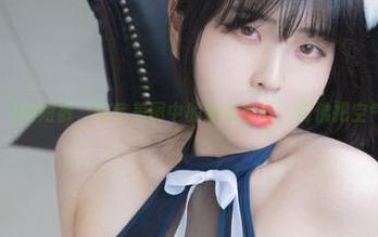 宋哈娜(송하나)的短裤，私房美图中的绝妙搭配，仿佛把空气都撩动了。