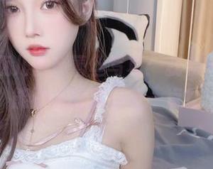 小小奶瓶儿白色蕾丝写真：就差一米远，能不能让我走近一点？