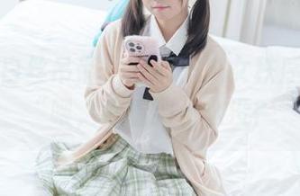 高清版白丝吊带小背心，少女秩序上线，“喂，你看到什么没？