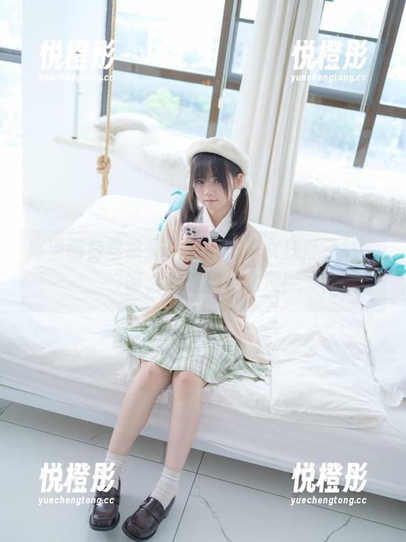 少女秩序 高清版白丝吊带小背心,少女秩序上线,“喂,你看到什么没?