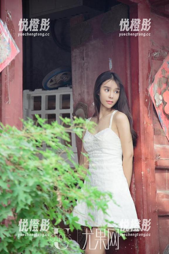 尤果网-韩乐优 尤果网 - 制服里的韩乐优,私拍一套,美图按下快门前的“制服大冒险”!