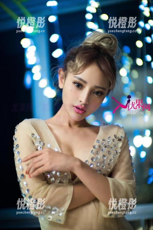 尤果网 - 真·顾欣怡私房图集：黑白之间，是沉默也是喧嚣