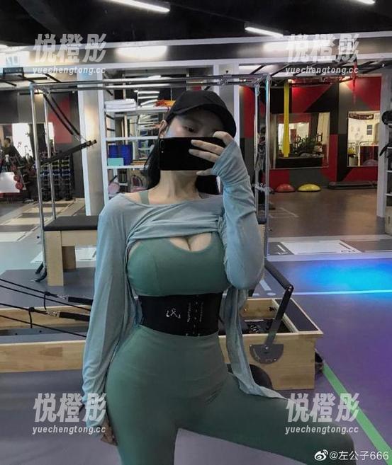 左公子666 微密圈 - 看来左公子666的套图,泳池不仅仅是水,还是满满的隐秘喘息