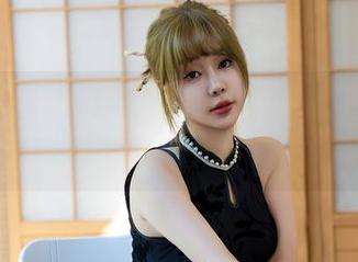 星颜社 – 啊，陆梓琪的毛衣更新了，真想在旁边静静地看她……