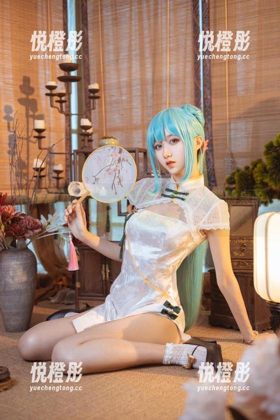 木棉棉OwO 木棉棉OwO的透明壁纸,竟然让我的桌面都想带她围游!