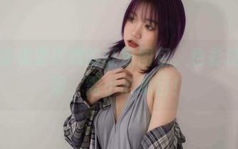 精选柒柒要乖哦的红色图包，色彩过于养眼，需小心瞩目！