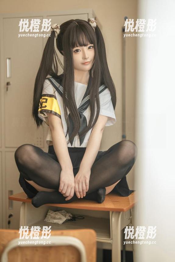 桃良阿宅的作品里屿间，真是一种让人格外松弛的神秘，这可得细细品味。