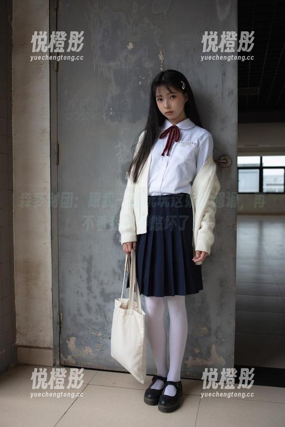 森萝财团 森萝财团:跟我一起玩玩这奶白超滑,再不看我就要憋坏了!