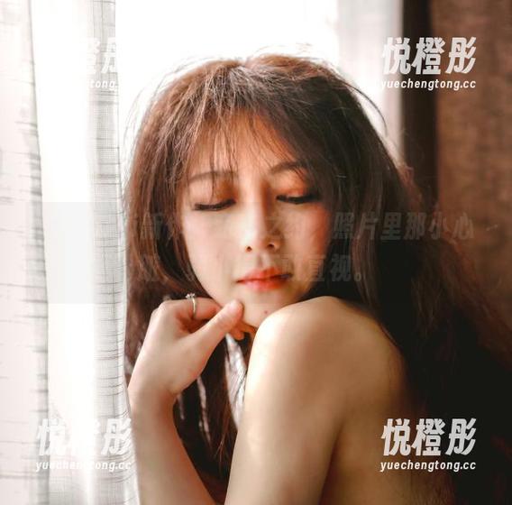 樱晚gigi新作：窈窕之约，照片里那小心脏，弱小得不敢直视。