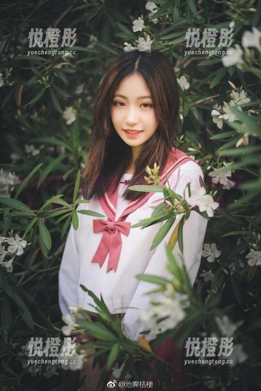 新图包到手，黑太子仍旧是那个低调的霸主，果然不愧是沧霁桔梗的作品，啧！
