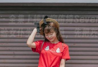波萝社 – 全集上线！柳侑绮Sevenbaby带你体验女仆生活，别急，先把灰尘打扫了吧！
