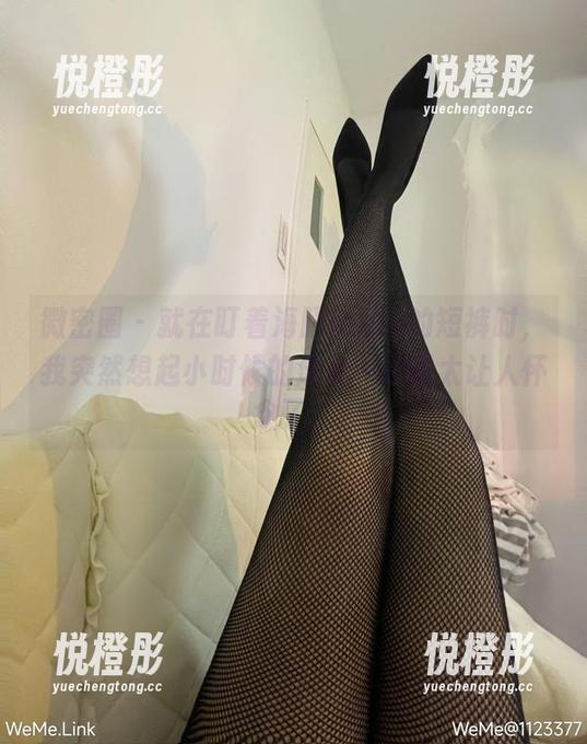 海豚baby 微密圈 - 就在盯着海豚baby的短裤时,我突然想起小时候的泳裤…原图太让人怀念了。