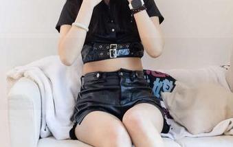 物恋传媒 – 菜菜眼中的月，什么风和壁纸都在飘！