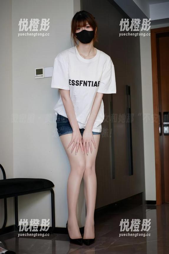 白龙猫女 微密圈 - 美图呀,白龙猫女和她那“不安分”的蟒蛇丝袜!