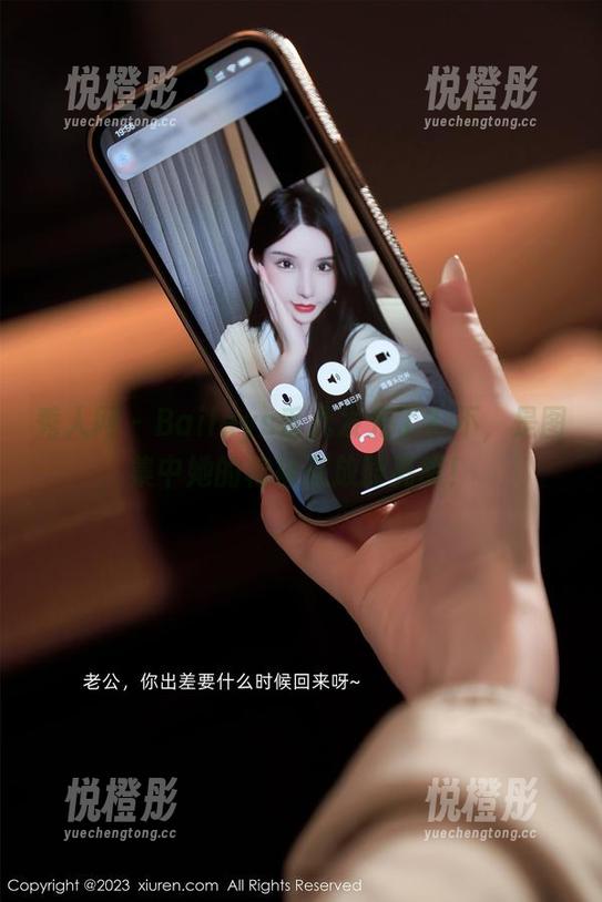 秀人网-Baileys香儿 秀人网 - Baileys香儿发光了?不,是图集中她的棉袜在放肆亮眼!