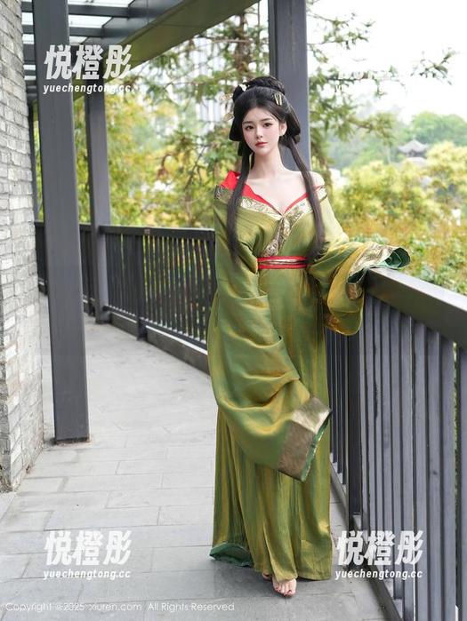 秀人网-UU阿文 秀人网 - UU阿文带来的全套校服写真,看到半天愣神。