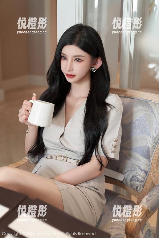 秀人网-z杯悠悠 秀人网 - 这是一套关于z杯悠悠的比基尼诗意,下载去,夏天一起勇敢一点!